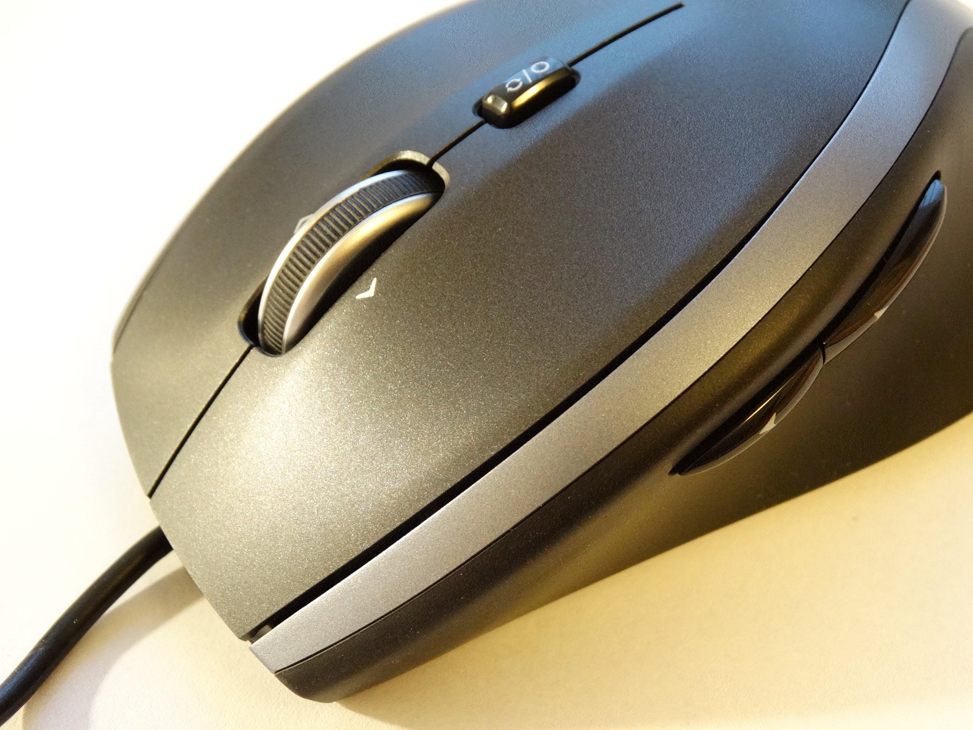 Souris Ergonomique de Précision