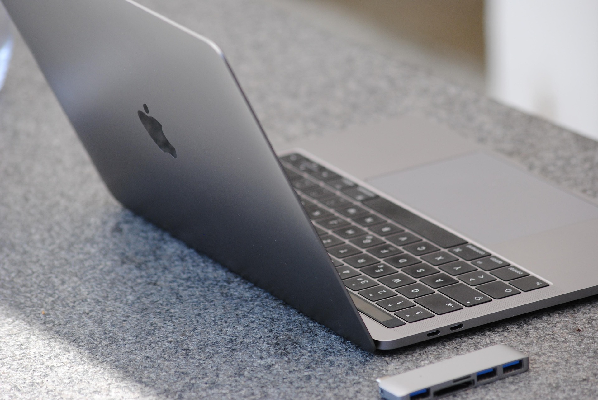 Ordinateur Portable MacBook Pro Sonoma