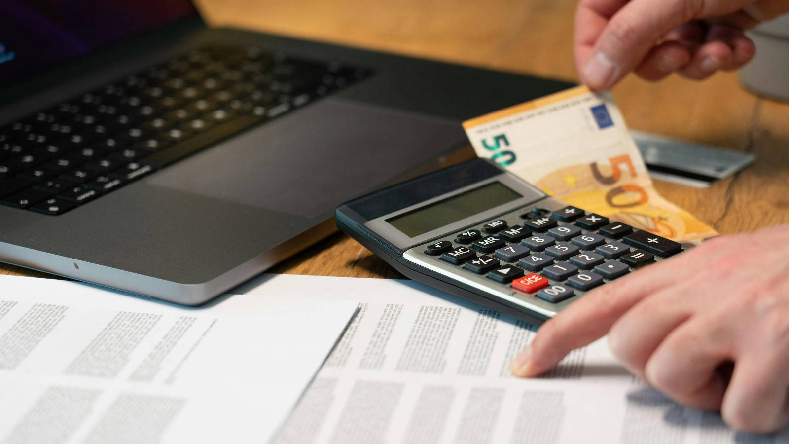 Découvrez l'app « FastCompta Plus »